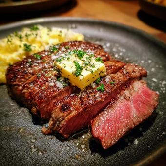 豪華なメインディッシュ:ステーキプレート 豪華なメインディッシュ:ステーキプレートの写真