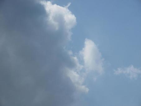 切れゆく台風雲 雲,雨雲,台風の写真素材