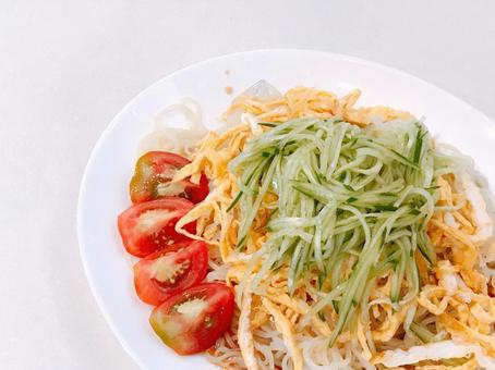 冷やし中華 冷やし中華 冷やし中華,麺,とまとの写真素材