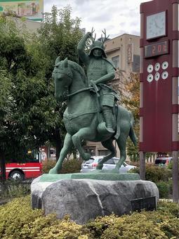 上田駅前 真田幸村(信繁)騎馬像 上田駅前 真田幸村(信繁)騎馬像の写真