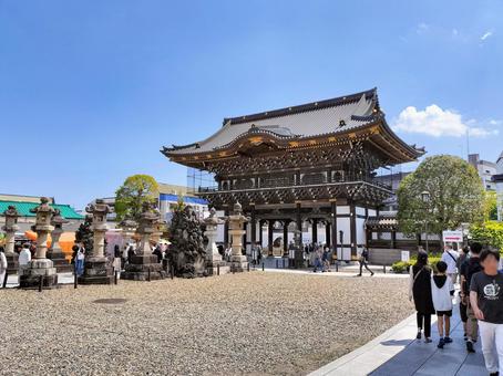 成田山新勝寺の総門 内側の右から 成田山新勝寺の総門 内側の右から 成田山,新勝寺,総門の写真素材