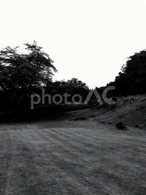 福井県-一乗谷朝倉氏遺跡-白黒 一乗谷,朝倉氏遺跡,中の御殿跡の写真素材