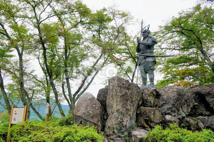 月山富田城跡の戦国武将尼子氏の山中鹿介像 山中鹿介,戦国武将,尼子の写真素材