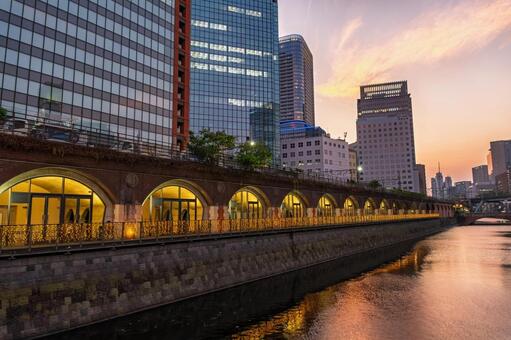 東京都千代田区 夕暮れの秋葉原、神田川 秋葉原,アキバ,東京の写真素材