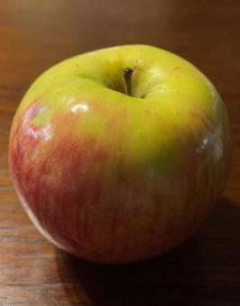 R7.09.25 りんご津軽 2 R7.09.25 りんご津軽 2の写真