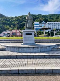 まどが浜海遊公園の坂本龍馬像 まどが浜海遊公園の坂本龍馬像の写真