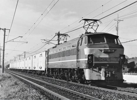 EF66形がけん引する高速貨物列車です。 EF66形がけん引する高速貨物列車です。の写真