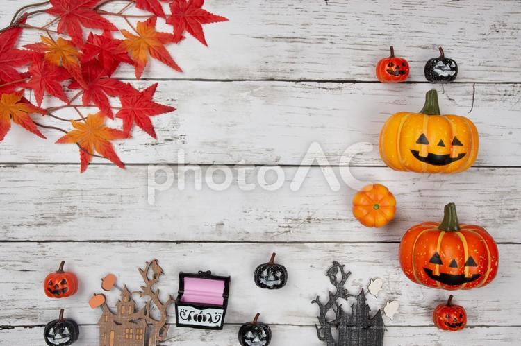 色づいたカエデとハロウィンの背景フレーム ハロウィン,ハロウィーン,halloweenの写真素材