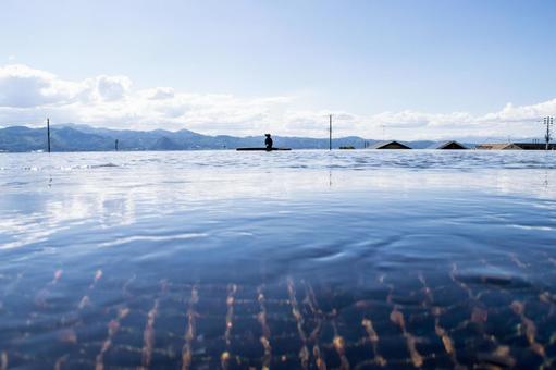 水面と山の静かな景色 水面,反射,山の写真素材