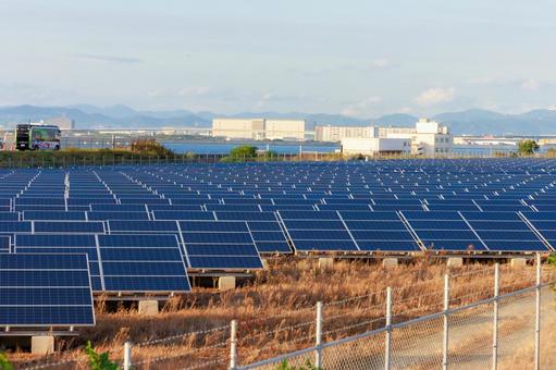 太陽光発電の風景 太陽光発電の風景 太陽光,発電,パネルの写真素材
