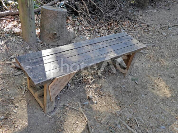 修繕した登山道のベンチ ベンチ,修繕,修復の写真素材