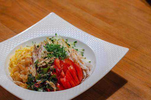 夕食の冷やし中華 夕食,冷やし中華,中華麺の写真素材