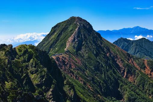 八ヶ岳連峰の赤岳 八ヶ岳連峰の赤岳の写真