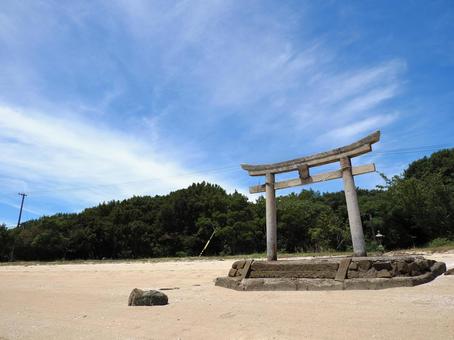 粟島_馬城八幡神社 粟島_馬城八幡神社 shrine,japan,瀬戸内海の写真素材