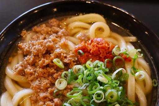 さぬきうどん店の辛味噌うどん 辛味噌,うどん,ネギの写真素材