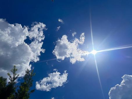 青空と太陽 青空と太陽の写真