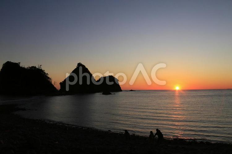 瀬浜海岸の美しい夕陽 瀬浜海岸,トンボロ現象,夕焼けの写真素材