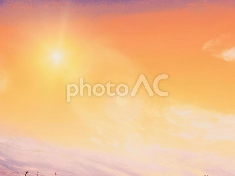 夕焼け　夕暮れ　夕日　太陽　美しい　おしゃれ　コピースペース　ナチュラル 夕焼け,夕暮れ,夕日の写真素材