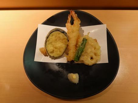 京都駅 天ぷらの盛り合わせ 京都駅 天ぷらの盛り合わせ 京都駅,天ぷらの盛り合わせ,天ぷらの写真素材