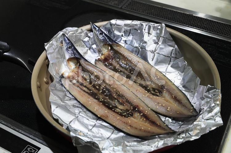サンマの開き（フライパンで焼く） 秋刀魚,サンマ,開きの写真素材
