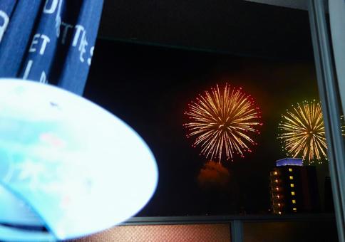 花火を部屋から 花火を部屋からの写真