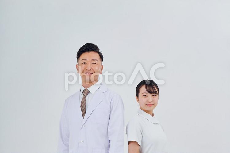白衣を着た男女 医師,看護師,男女の写真素材
