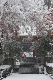 雪降る日の妙義神社 妙義神社,富岡市,富岡市妙義町の写真素材