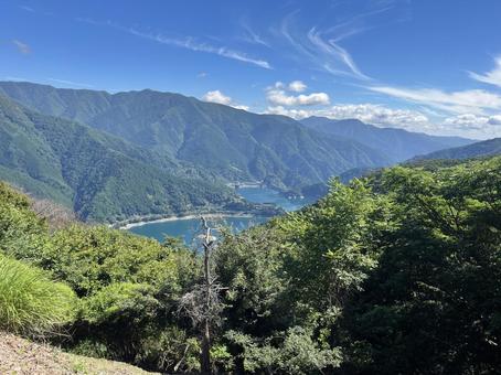 朝の奥多摩湖05 朝の奥多摩湖05の写真