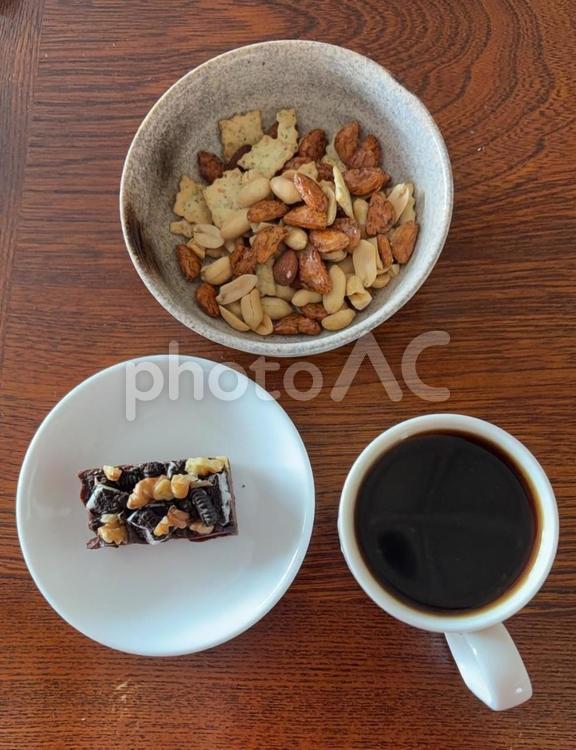 珈琲、ブラウニーとナッツとあられとセサミ コーヒータイム,コーヒーブレイク,珈琲の写真素材