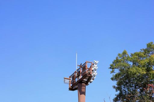 野球場のナイター照明と秋空2 ナイター照明,野球場,青空の写真素材
