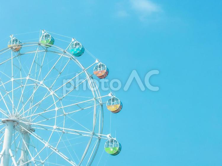 観覧車と夏の空 観覧車,夏,空の写真素材