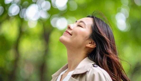癒される女性 癒される女性の写真