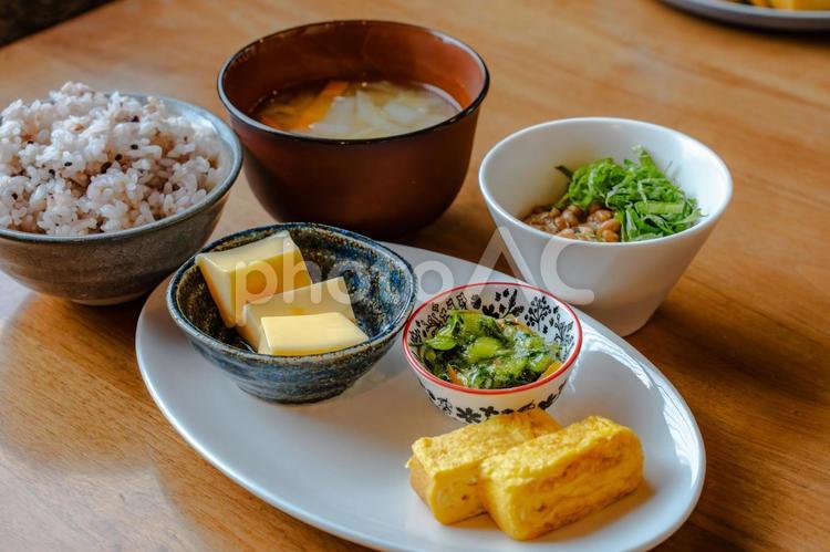 和風朝食のセット 朝食,和食,雑穀米の写真素材