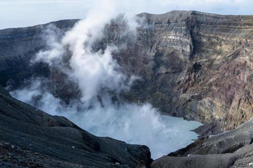阿蘇中岳第一火口 阿蘇中岳,火口,活火山の写真素材