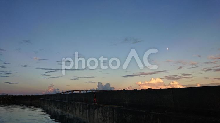 夕暮れ 日暮れ,水域,風景の写真素材