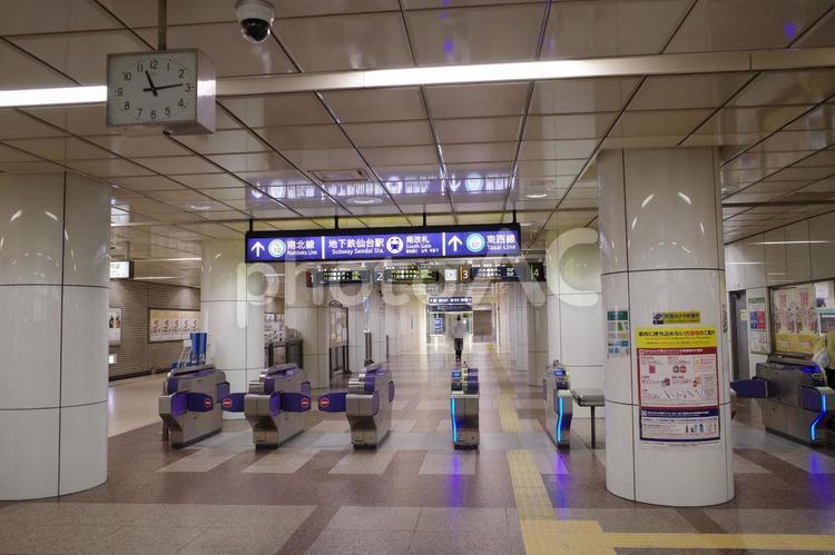 仙台駅地下鉄　地下改札口付近の風景　 仙台駅,地下鉄,西口の写真素材