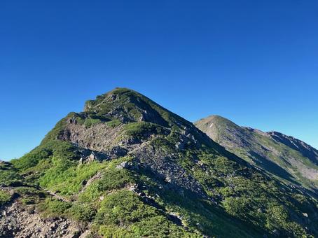 赤石岳へ登山14 小赤石岳と赤石岳 赤石岳へ登山14 小赤石岳と赤石岳の写真