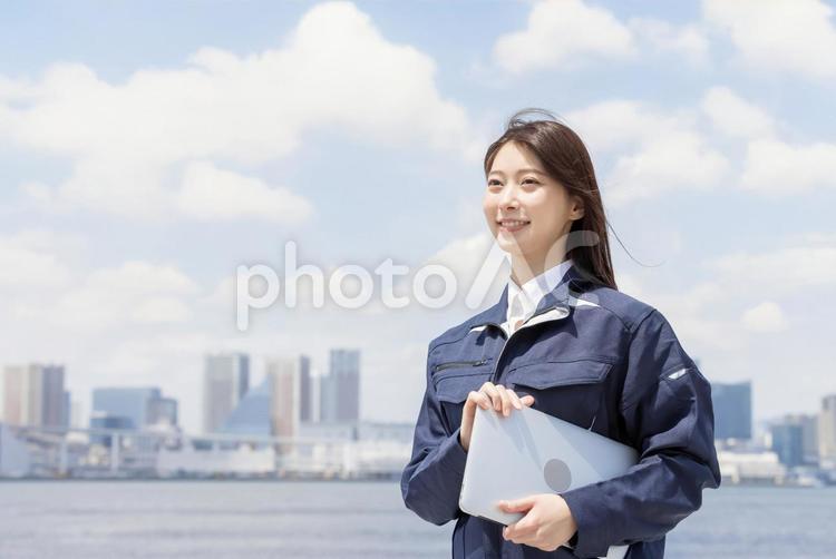 都会で働く作業員 作業員,作業,女性の写真素材