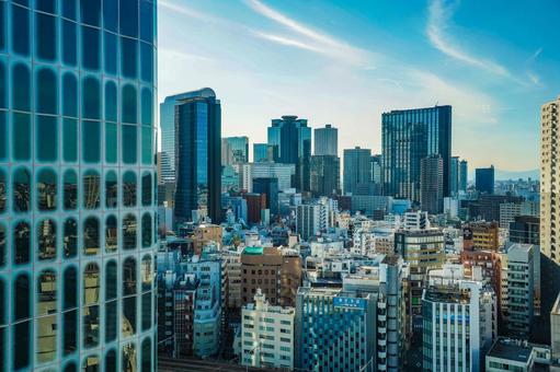 都市のスカイラインと建物の反射 都市のスカイラインと建物の反射 ビル,青空,反射の写真素材