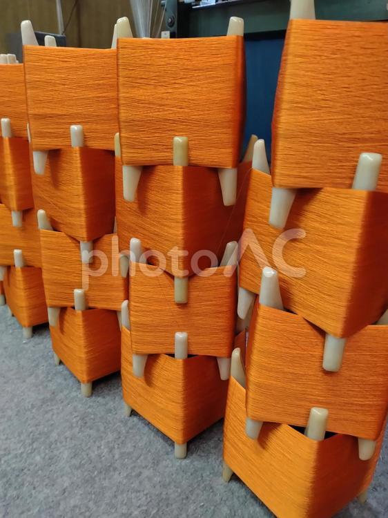 糸枠に巻いた絹糸 繰り糸,絹糸,廻しの写真素材
