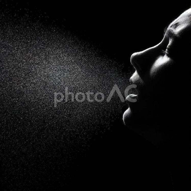 感染予防（咳・風邪） 飛沫,感染,女性の写真素材