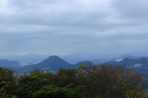 五老ヶ岳公園から見た京都府舞鶴湾の雲海 五老ヶ岳公園から見た京都府舞鶴湾の雲海 雲海,舞鶴湾,京都府の写真素材