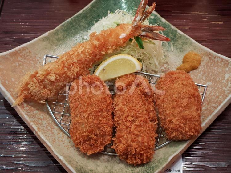 ミックスフライ（エビ・かつ） エビフライ,海老フライ,カツの写真素材