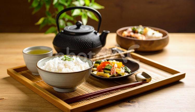 お茶漬け定食　 お漬物の小皿とセット  お茶漬け,急須,ご飯の写真素材
