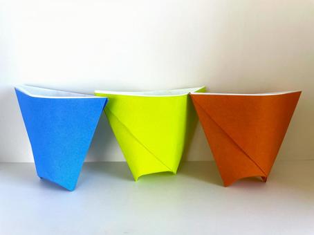 折り紙作品(コップ)5 折り紙作品(コップ)5 折り紙,作品,コップの写真素材