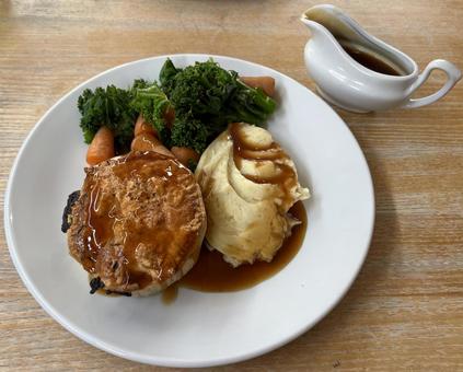 イギリス料理　パイとマッシュポテト イギリス料理,パイ,マッシュポテトの写真素材