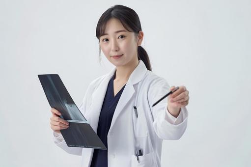 放射線技師の女性全身写真 放射線技師の女性全身写真の写真