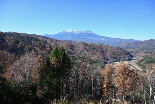 晩秋の御嶽山 御嶽山,雪山,晩秋の写真素材