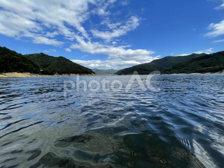 湖　山　夏　景色 湖,景色,自然の写真素材