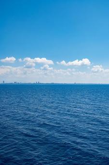 水平線と遠くの街並み2 水平線と遠くの街並み2の写真